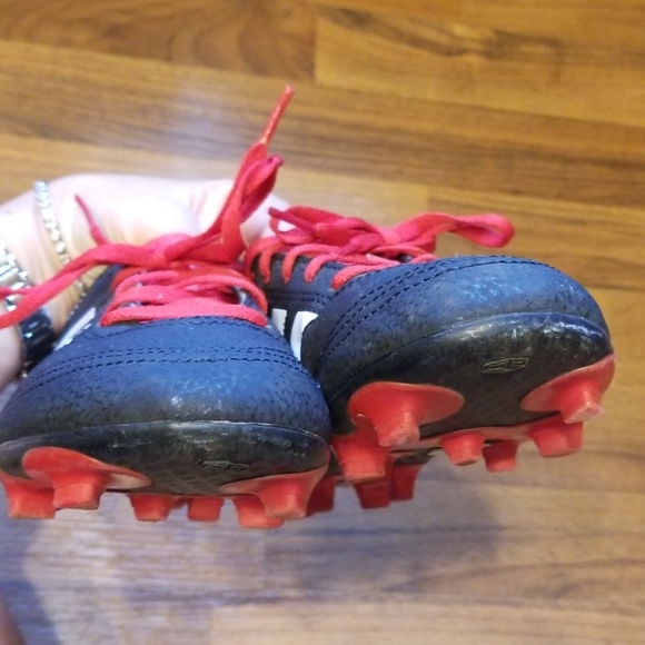 Adidas Boy's Classic Black Red Soccer Cleats Shoe - Picture 6 of 8